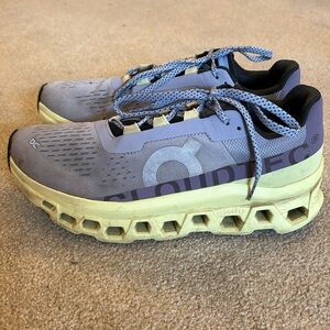 On Cloud Running Swiss Engineering Cloudmonster 9.5 women’s